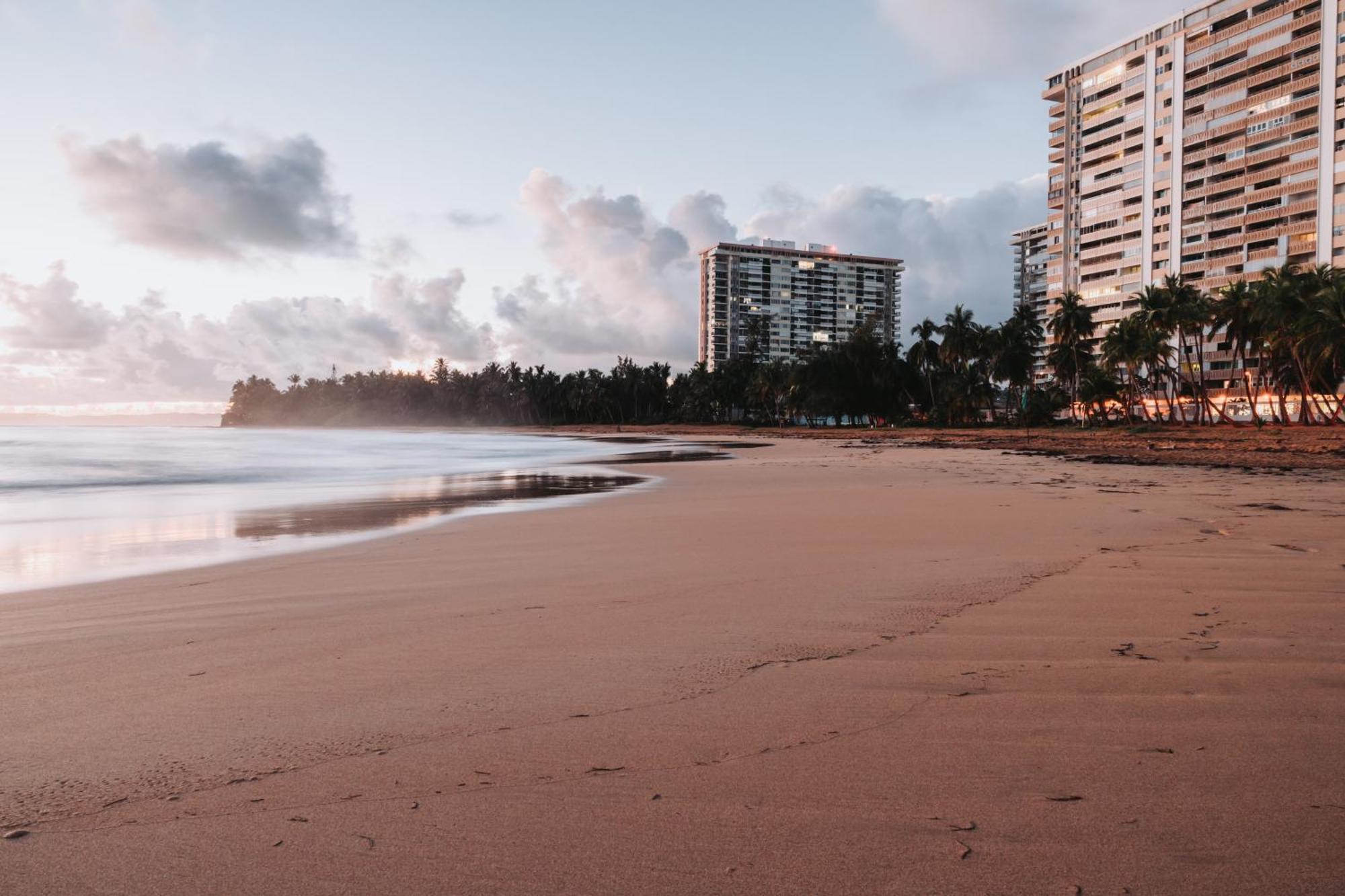 Oceanview Apartment Steps To The Beach Luquillo Exterior foto